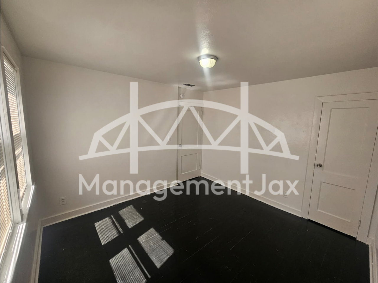 1025 Powhattan St #1 - Photo 5 of 9