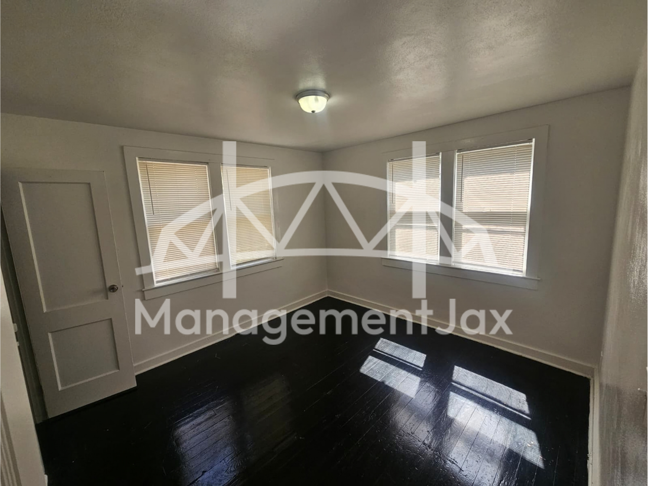 1025 Powhattan St #1 - Photo 6 of 9