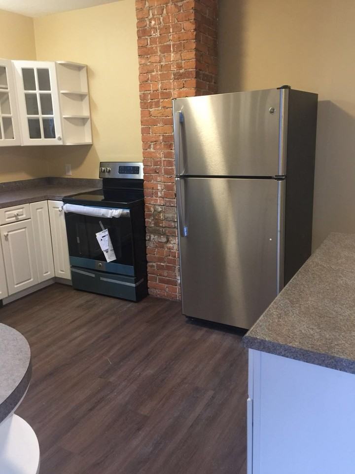 382 Green St #1 - Photo 7 of 9