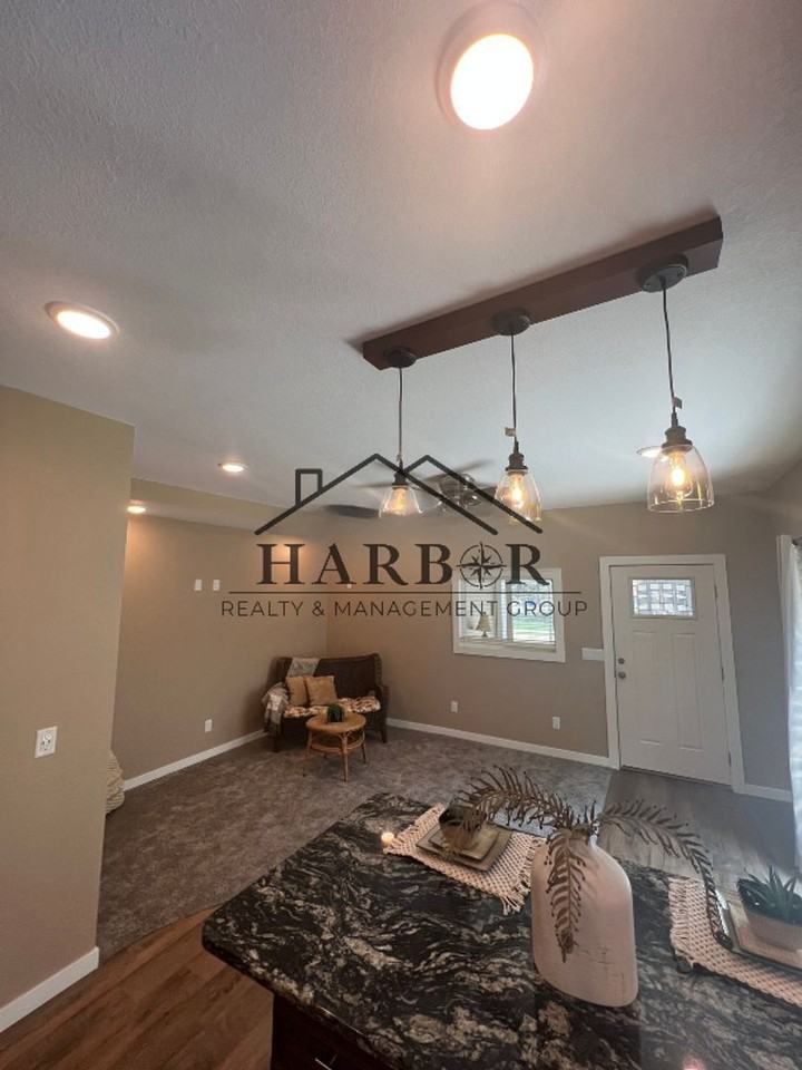 807 1st Dr Nw - Photo 2 of 15