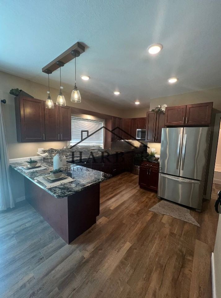 807 1st Dr Nw - Photo 3 of 15