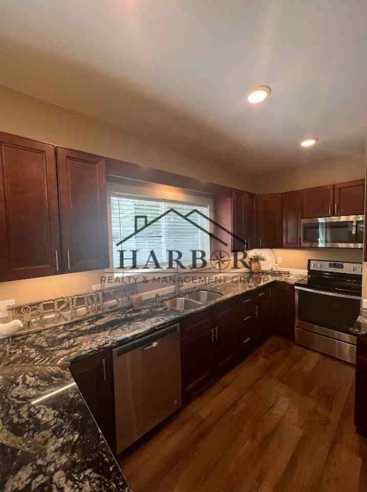 807 1st Dr Nw - Photo 4 of 15