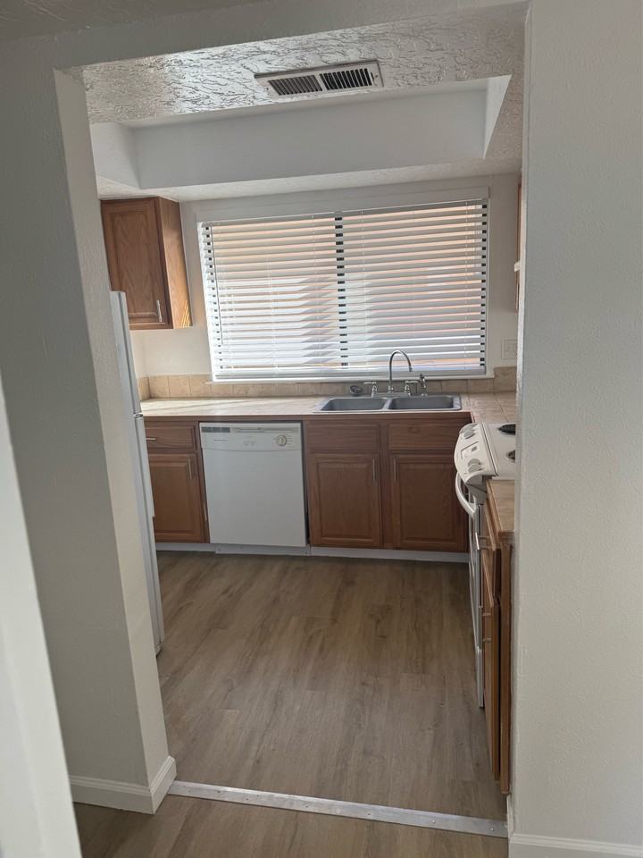 3500 Tulane Dr Ne #C - Photo 2 of 16