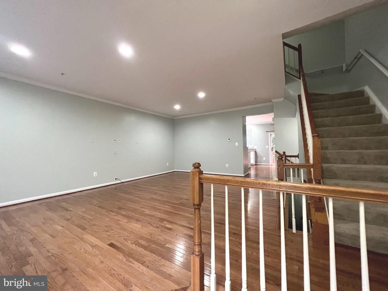 2610 Streamview Dr - Photo 3 of 35