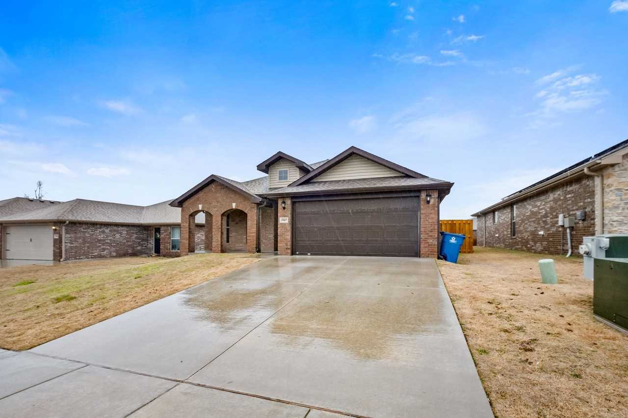 5907 Nw Hancock St - Photo 3 of 27