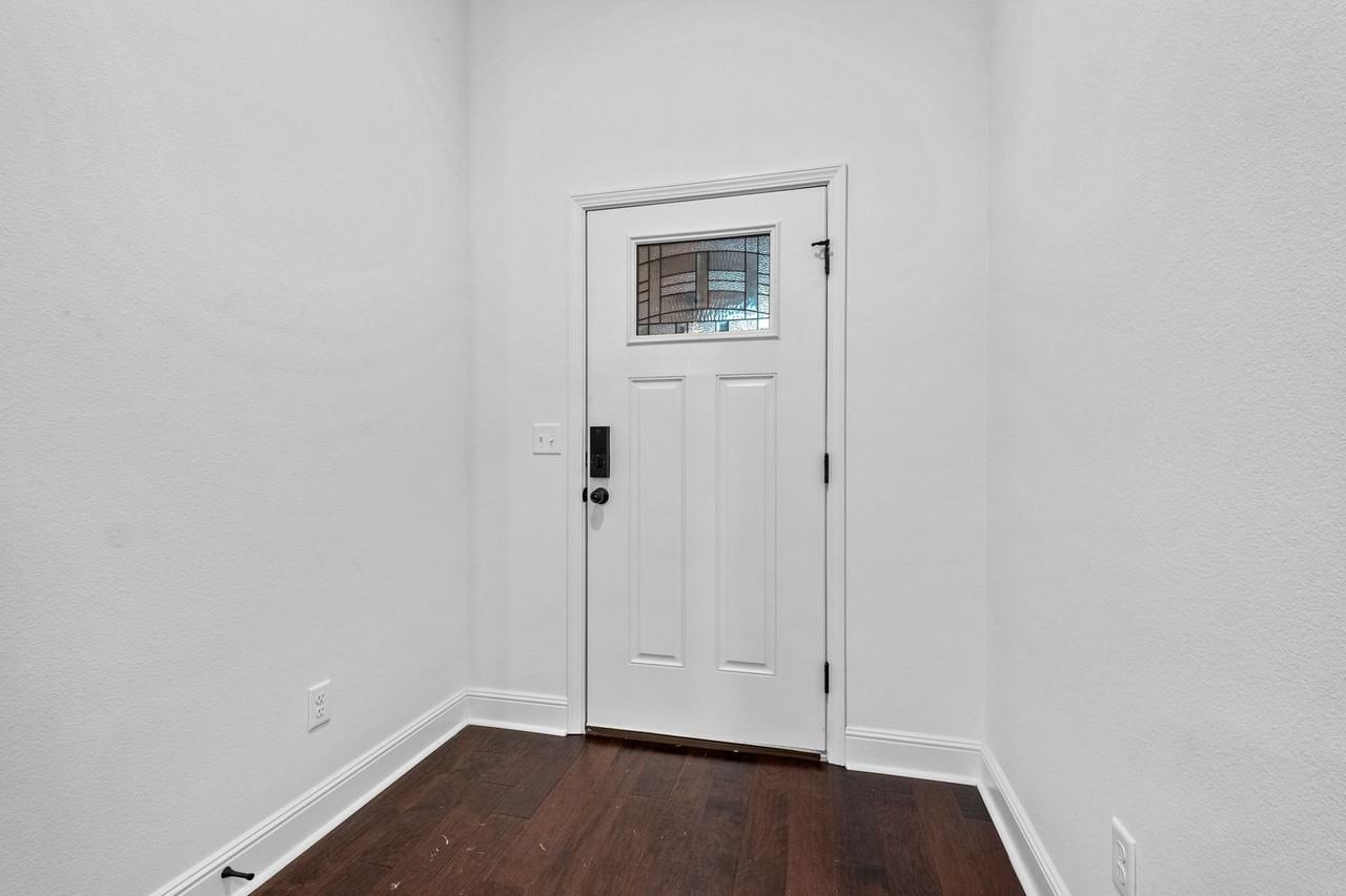 5907 Nw Hancock St - Photo 5 of 27