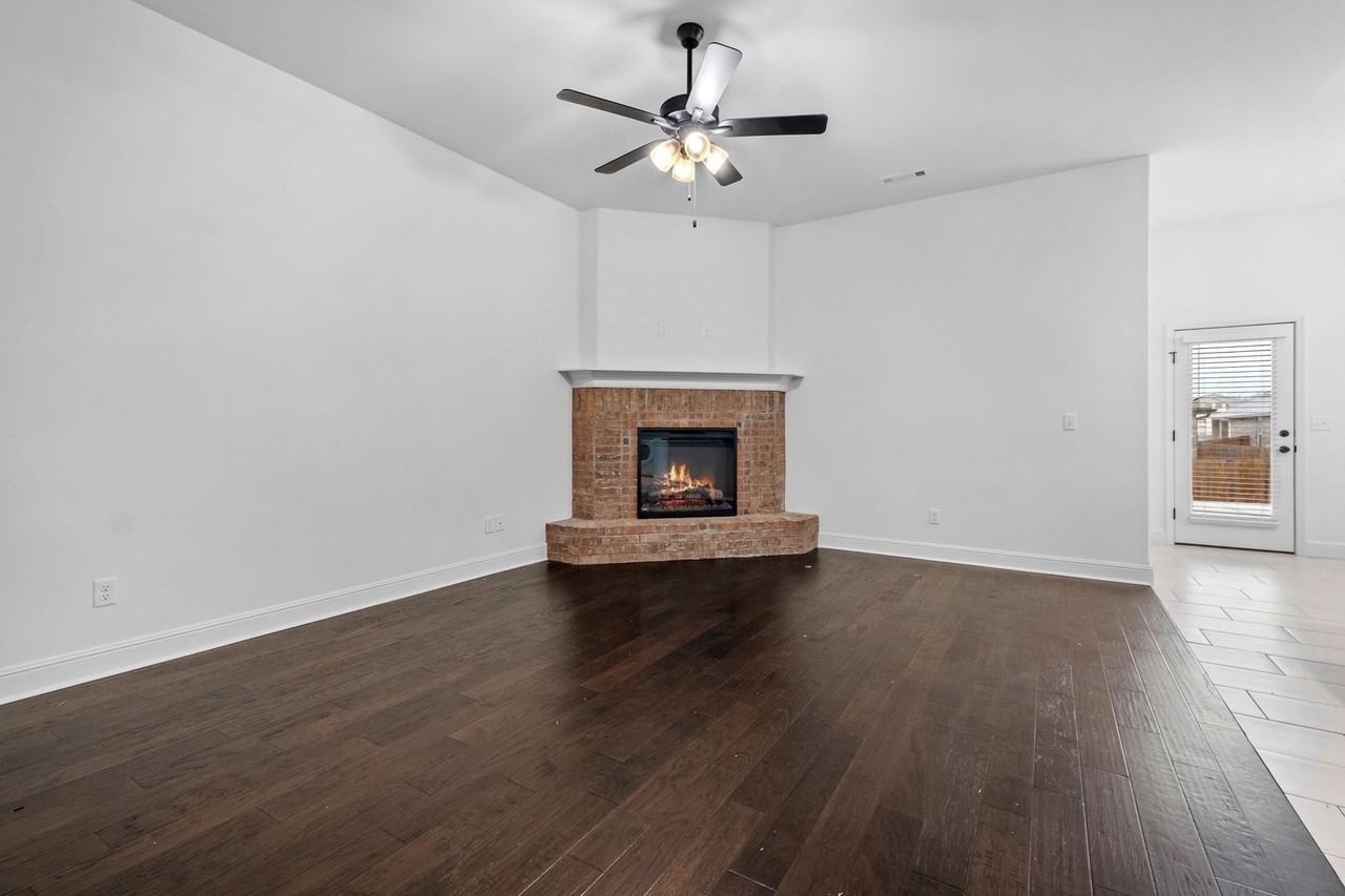 5907 Nw Hancock St - Photo 7 of 27