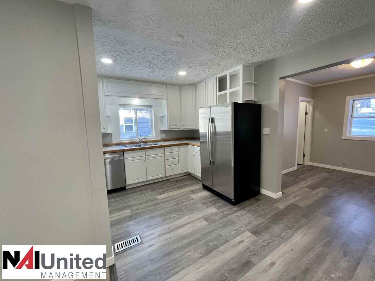 1602 Rustin St - Photo 4 of 12