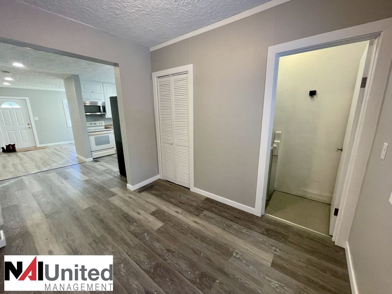 1602 Rustin St - Photo 6 of 12