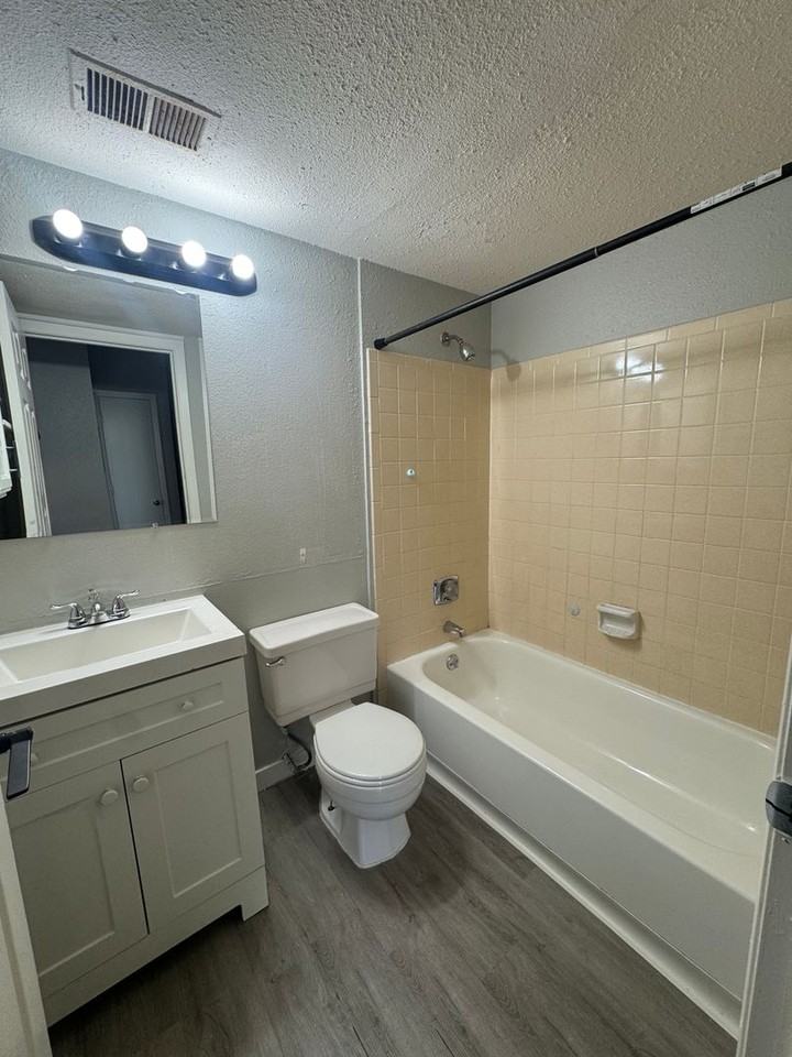 932 S Dearborn Way #18 - Photo 7 of 7