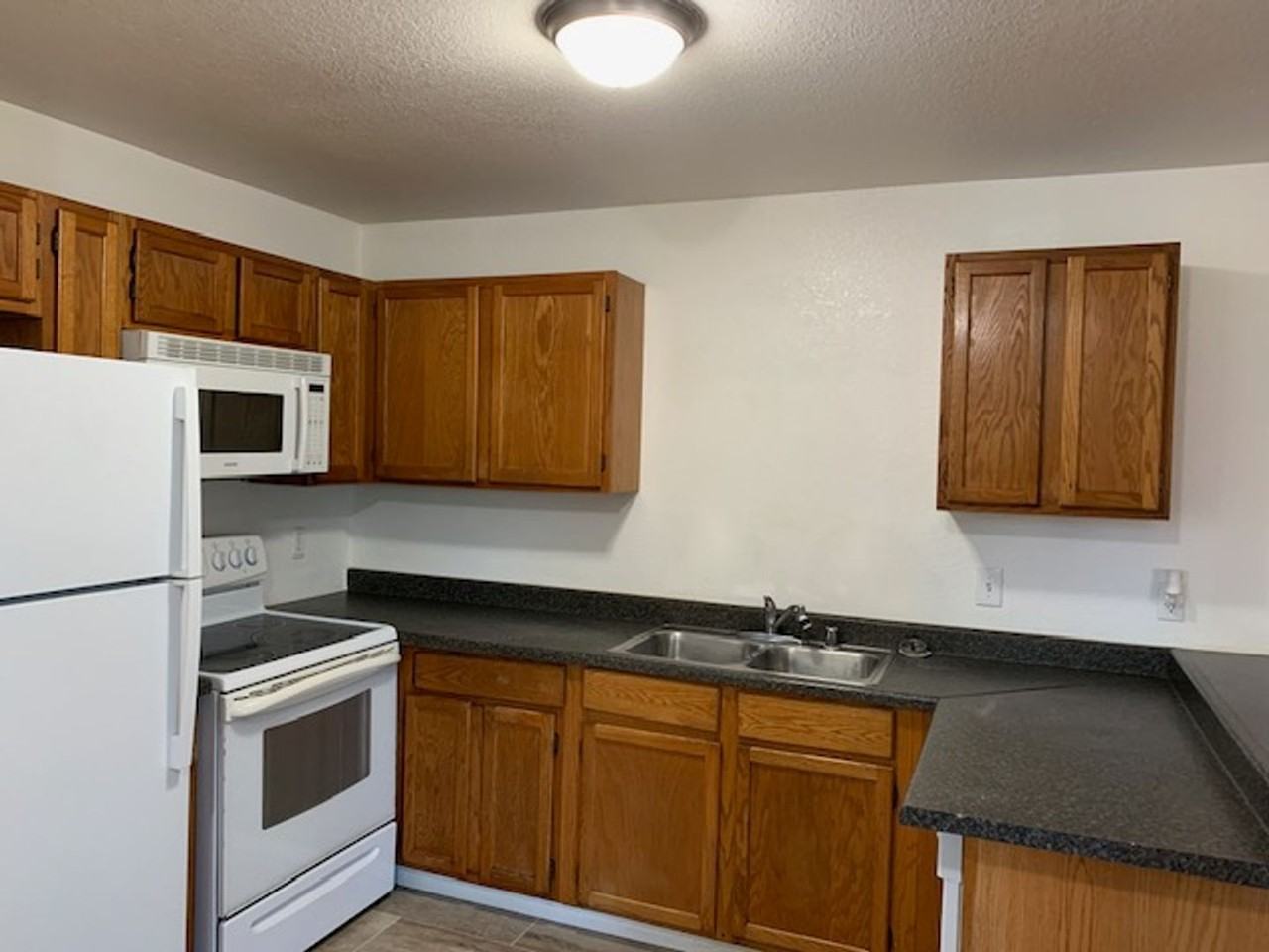 351 E 6th Ave #B - Photo 7 of 19