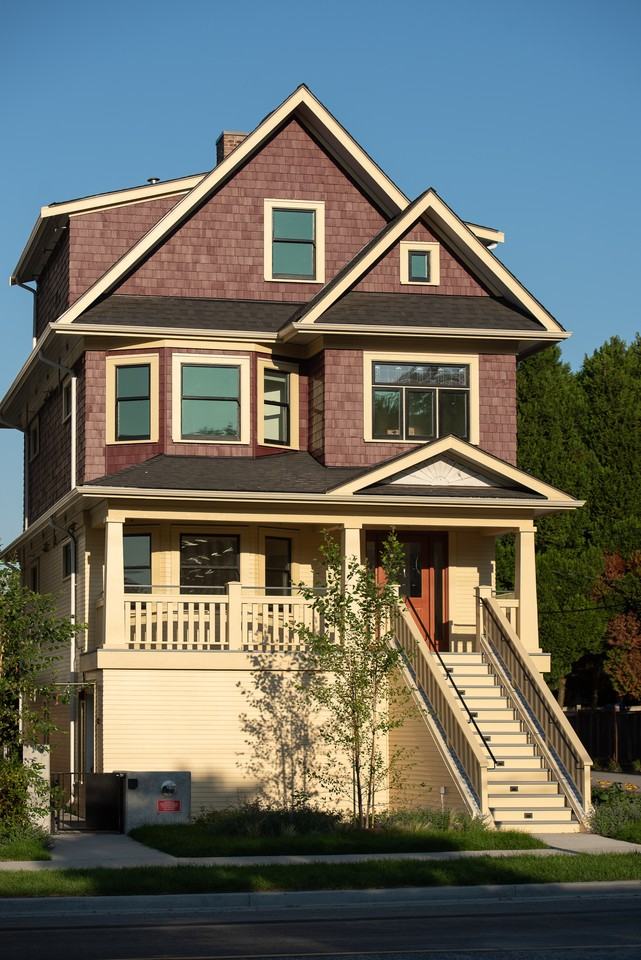 Eastward - Photo 4 of 50