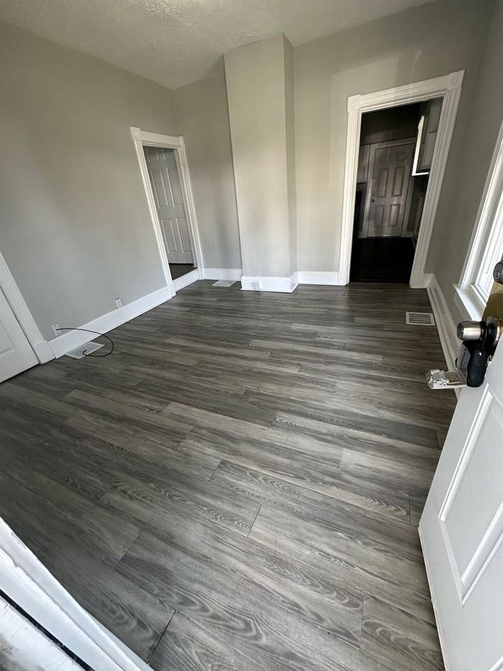 421 Long St - Photo 3 of 17