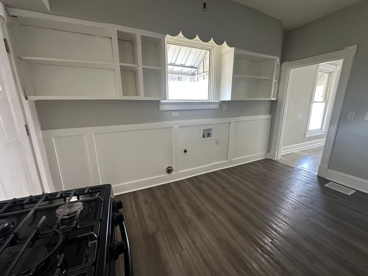 421 Long St - Photo 6 of 17