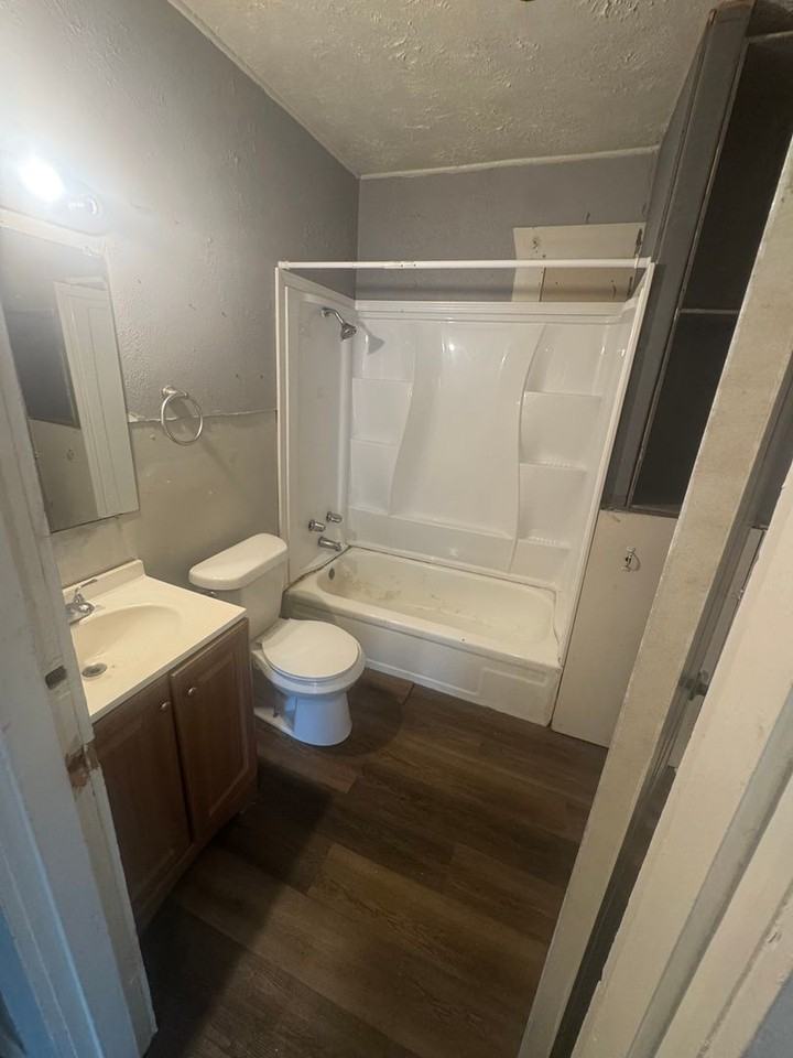 3131 W Laurel St - Photo 6 of 9