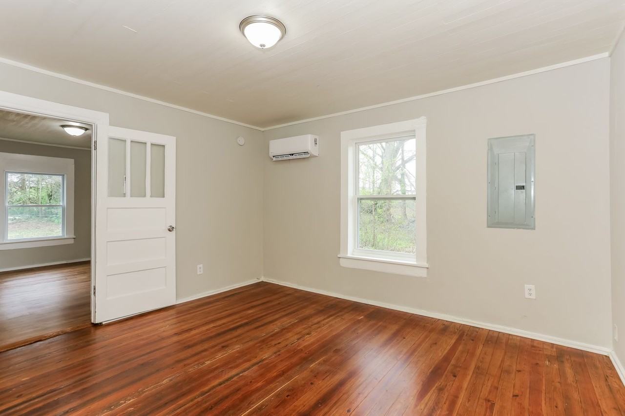 818 Williams St - Photo 6 of 16