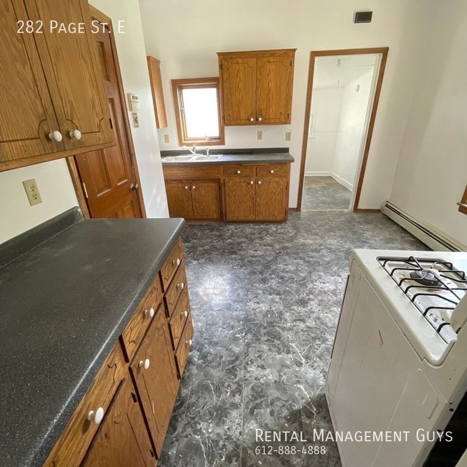 282/284 Page St E - Photo 6 of 23