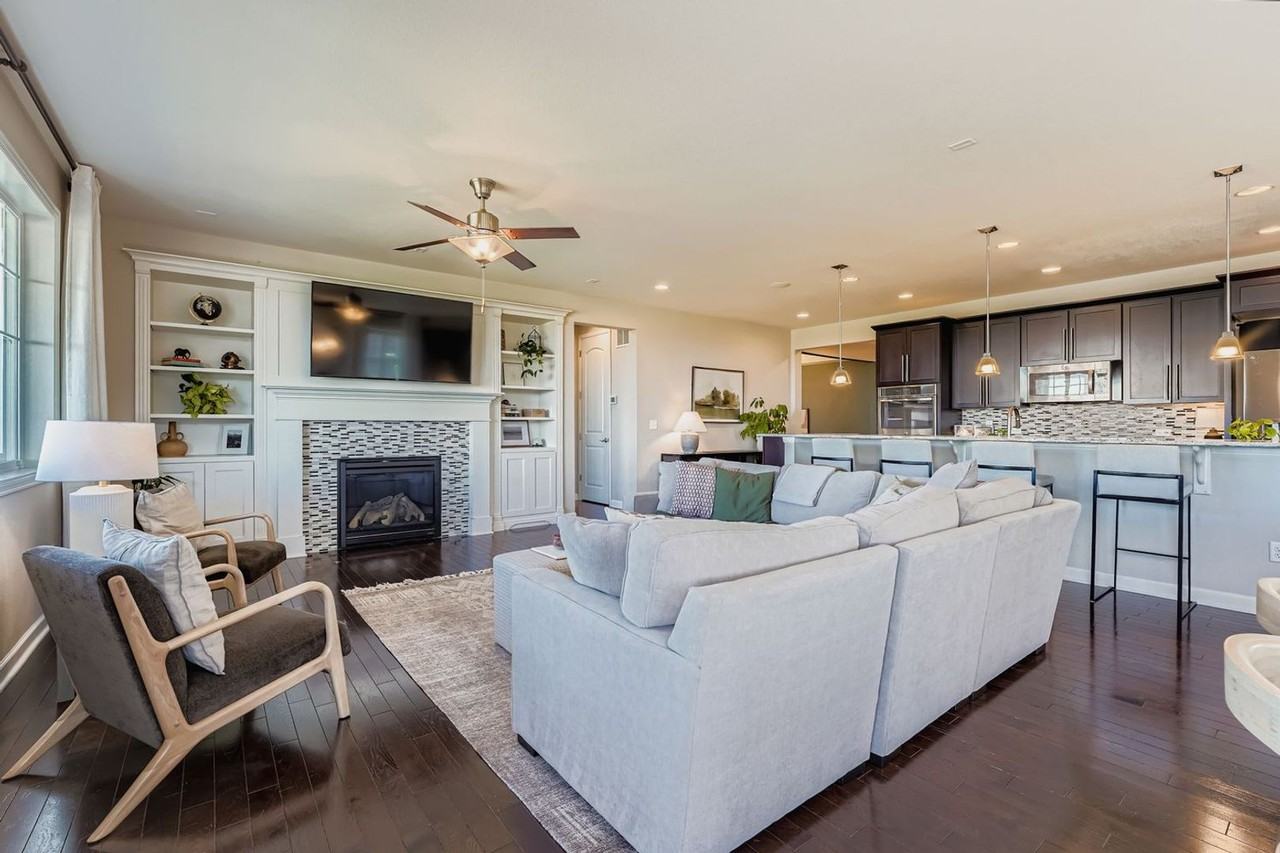 26745 E Canyon Ave - Photo 6 of 38