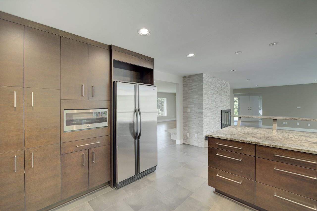 9160 Ne 19th St - Photo 7 of 25