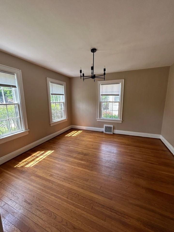 1716 Scales St - Photo 4 of 16