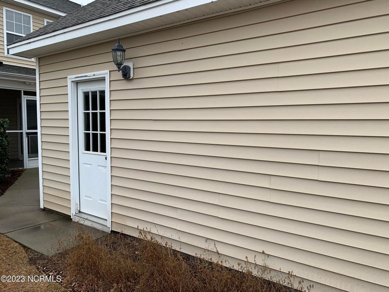 127 Cobblers Cir - Photo 3 of 24