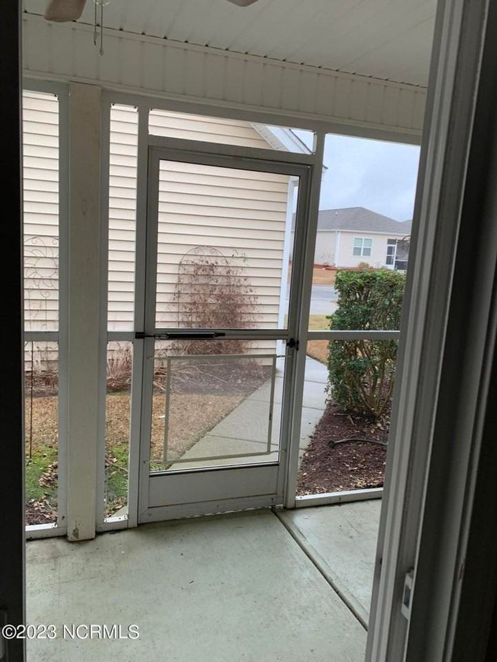 127 Cobblers Cir - Photo 5 of 24