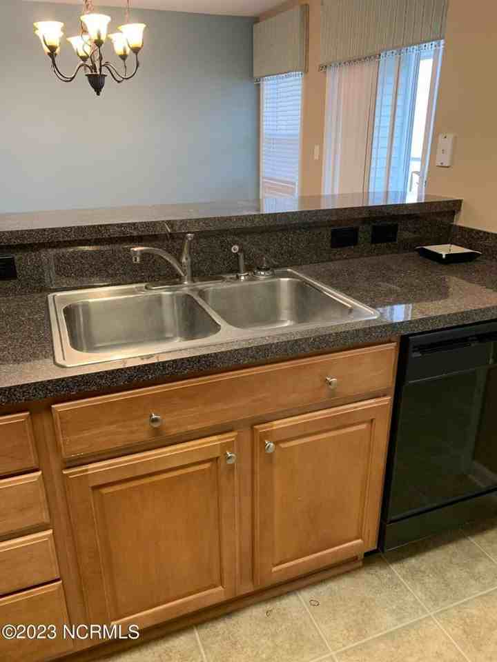 127 Cobblers Cir - Photo 7 of 24