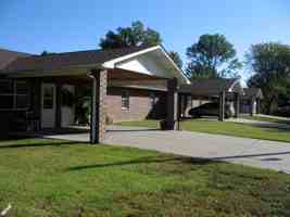 featured image of 915 W Chestnut St