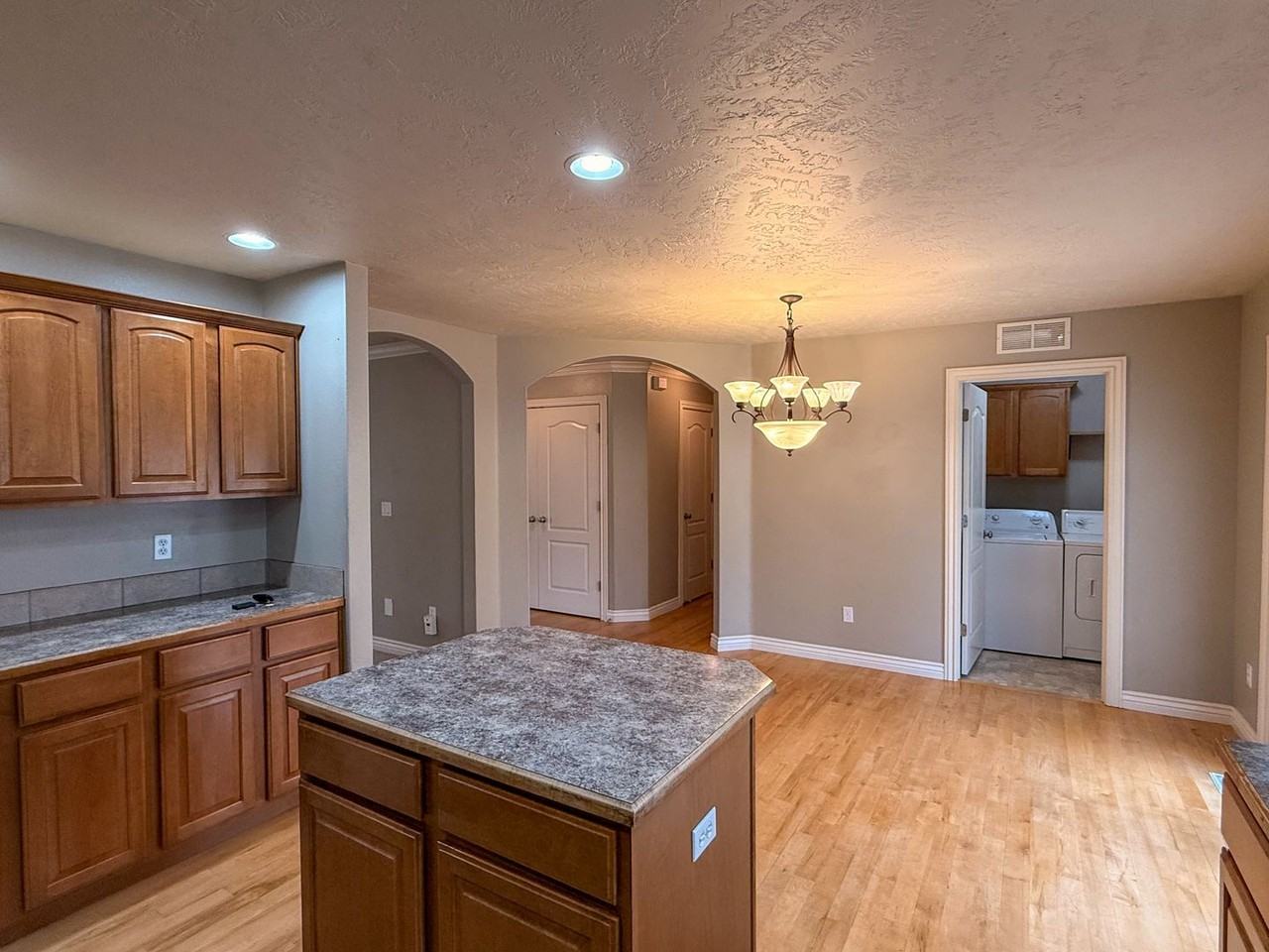 811 W Mountain Ash Loop - Photo 3 of 20