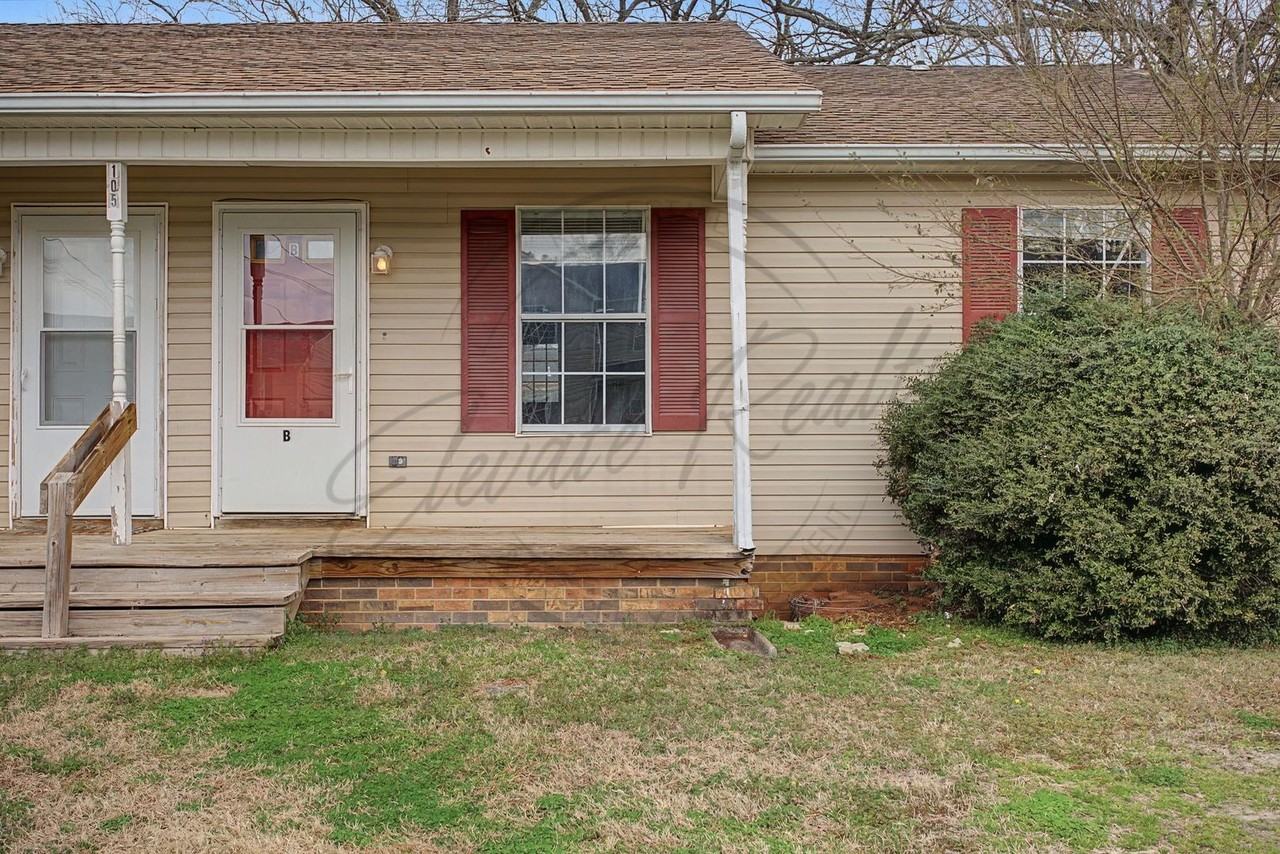 105 Cloverdale Dr #B - Photo 3 of 22