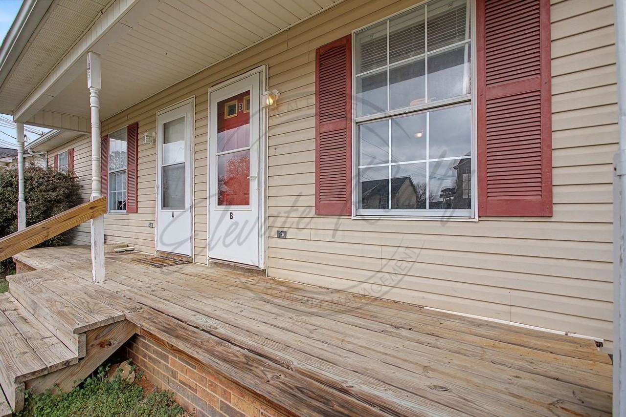 105 Cloverdale Dr #B - Photo 4 of 22