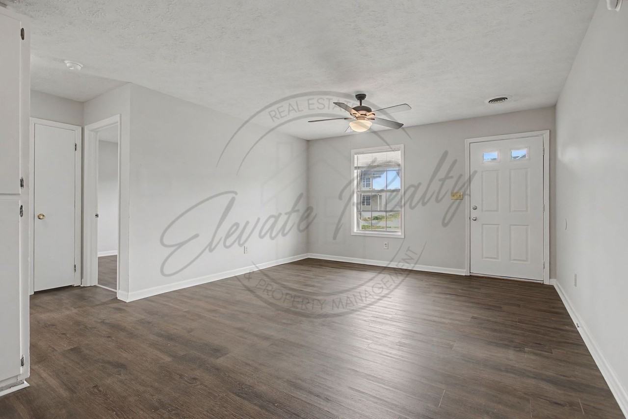 105 Cloverdale Dr #B - Photo 7 of 22