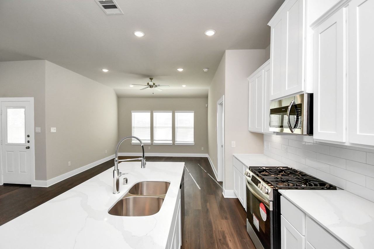 10510 Wildflower View Dr - Photo 6 of 37