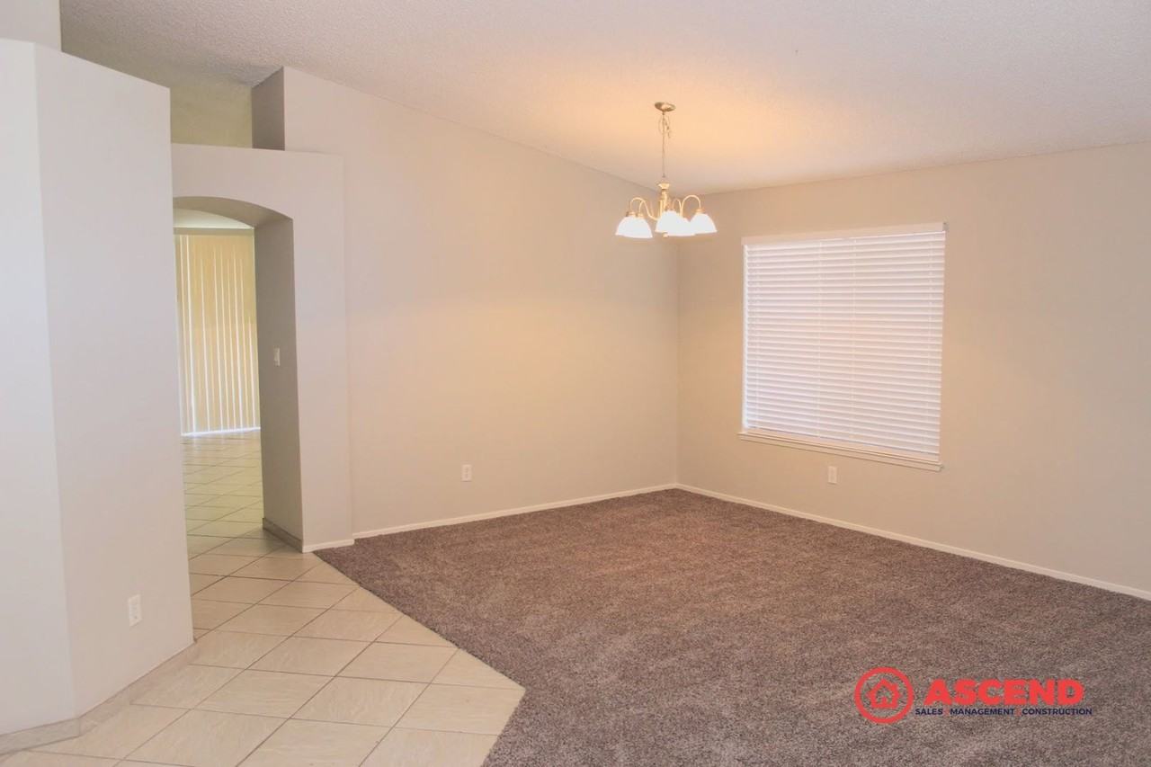 6212 Quaking Aspen St - Photo 3 of 8