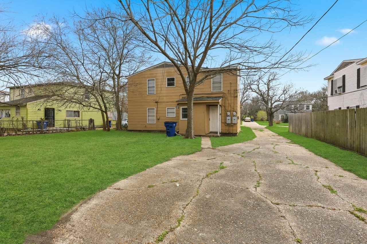 1228 5th Ave N - Photo 4 of 10