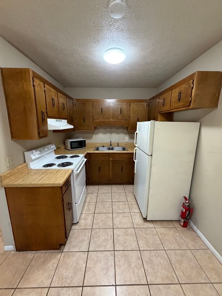 600 Bob Little Rd #15 - Photo 3 of 9