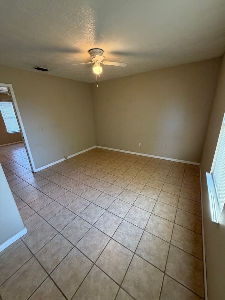 600 Bob Little Rd #15 - Photo 5 of 9