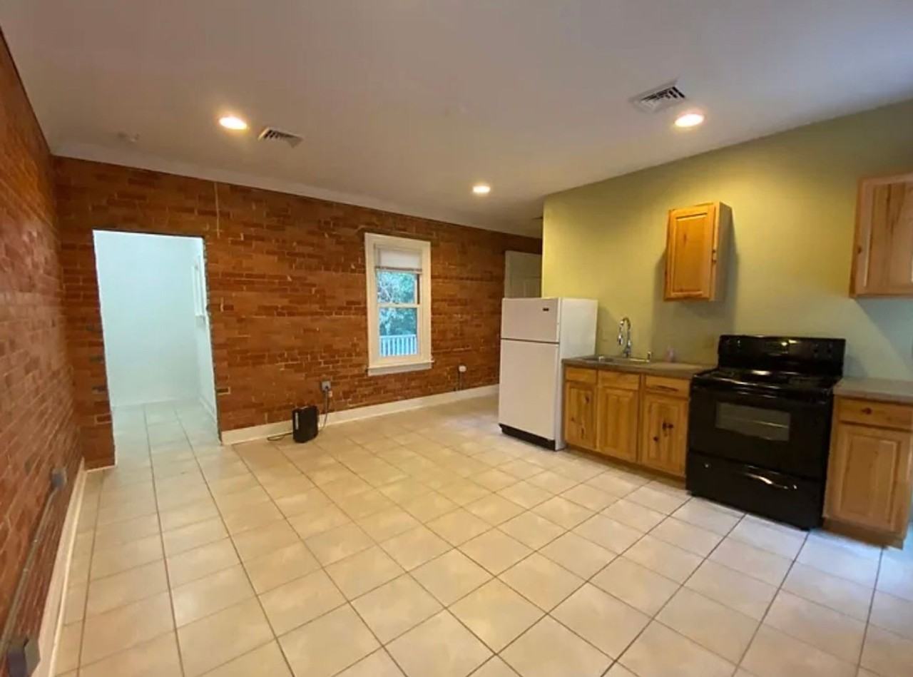 175 E Louther St - Photo 4 of 9