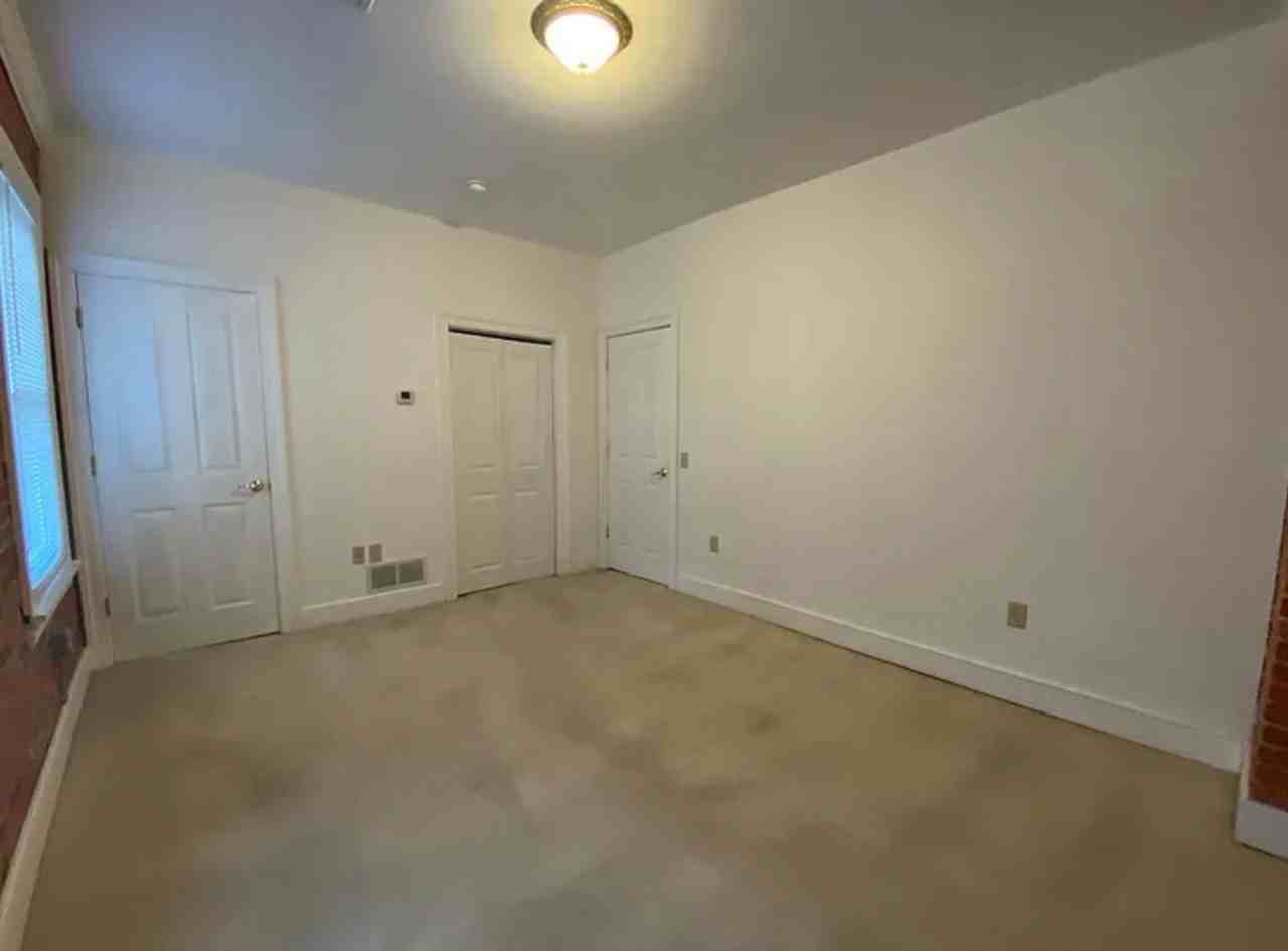 175 E Louther St - Photo 7 of 9