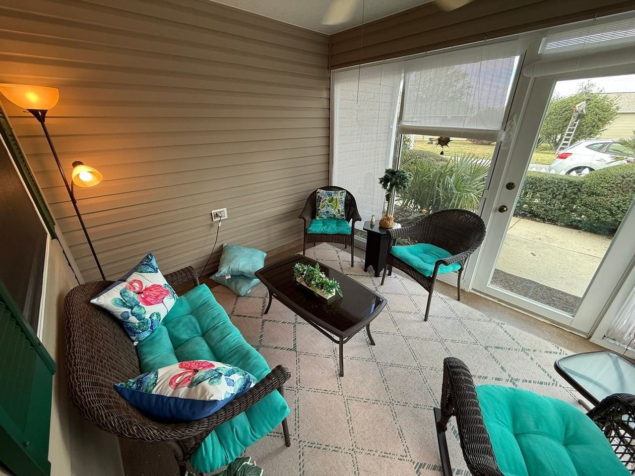 1725 Simpsonville Ln - Photo 4 of 25