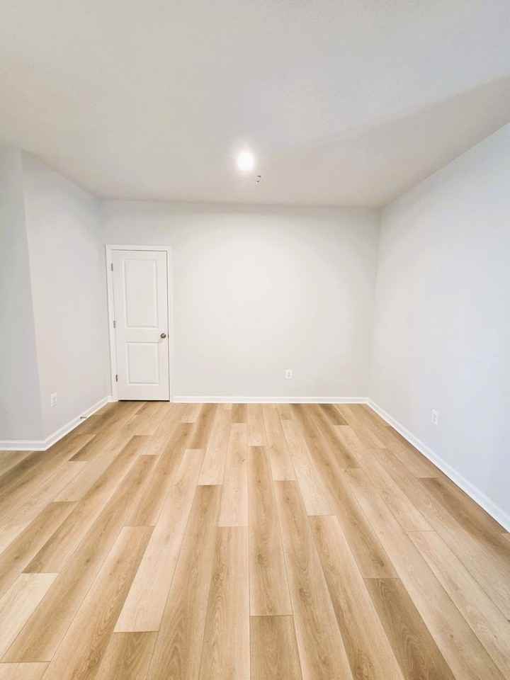 13321 Garland Ln - Photo 4 of 33