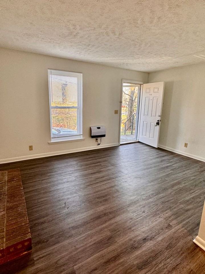 5144 Linbar Dr - Photo 3 of 6