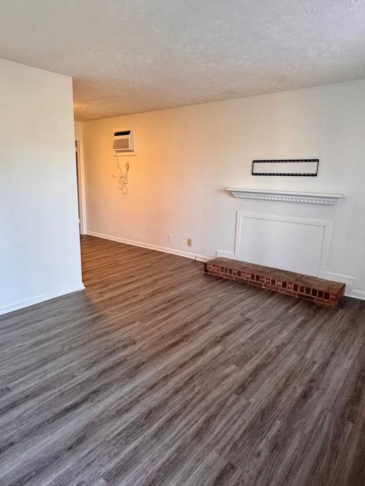 5144 Linbar Dr - Photo 4 of 6