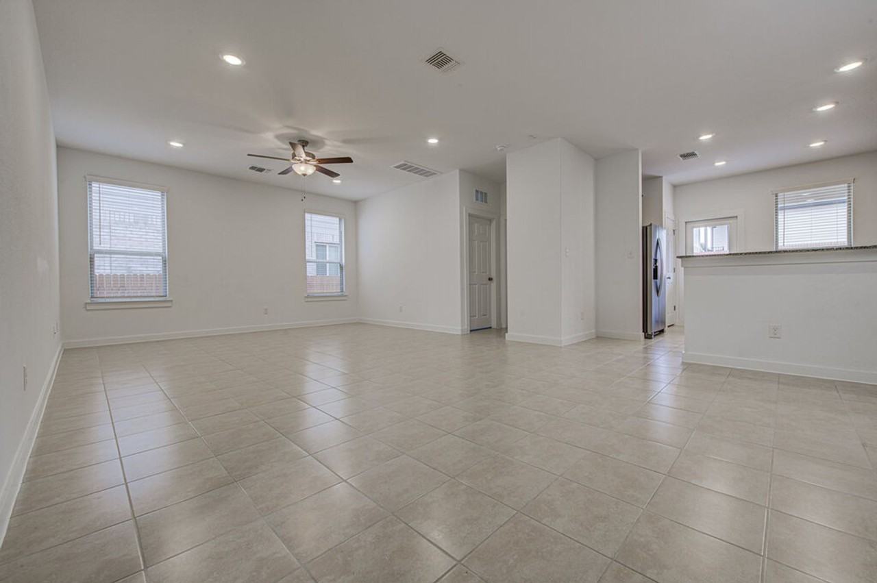 424 Bristlecone Bnd - Photo 4 of 38