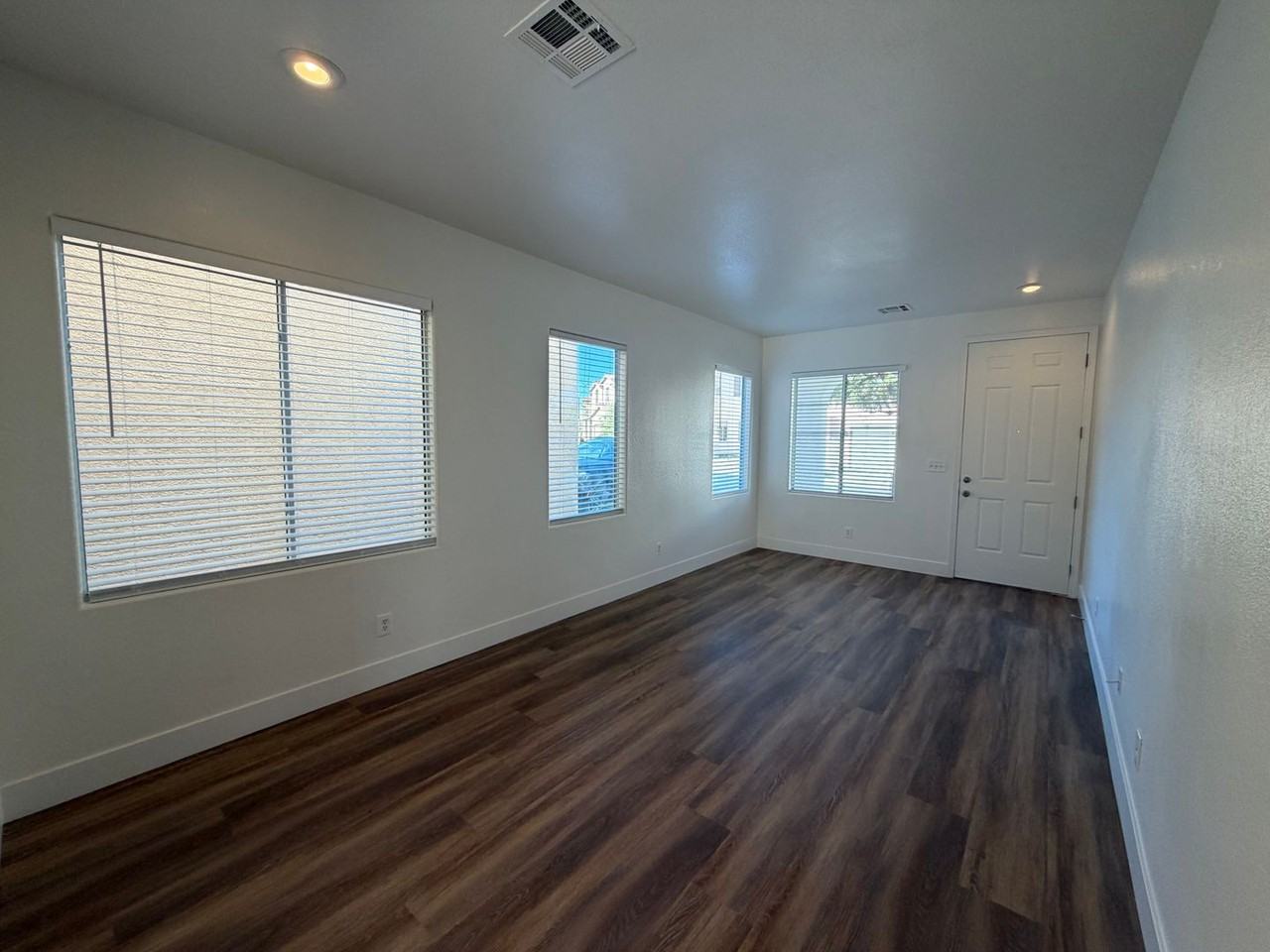 10942 Scotch Rose St - Photo 2 of 23