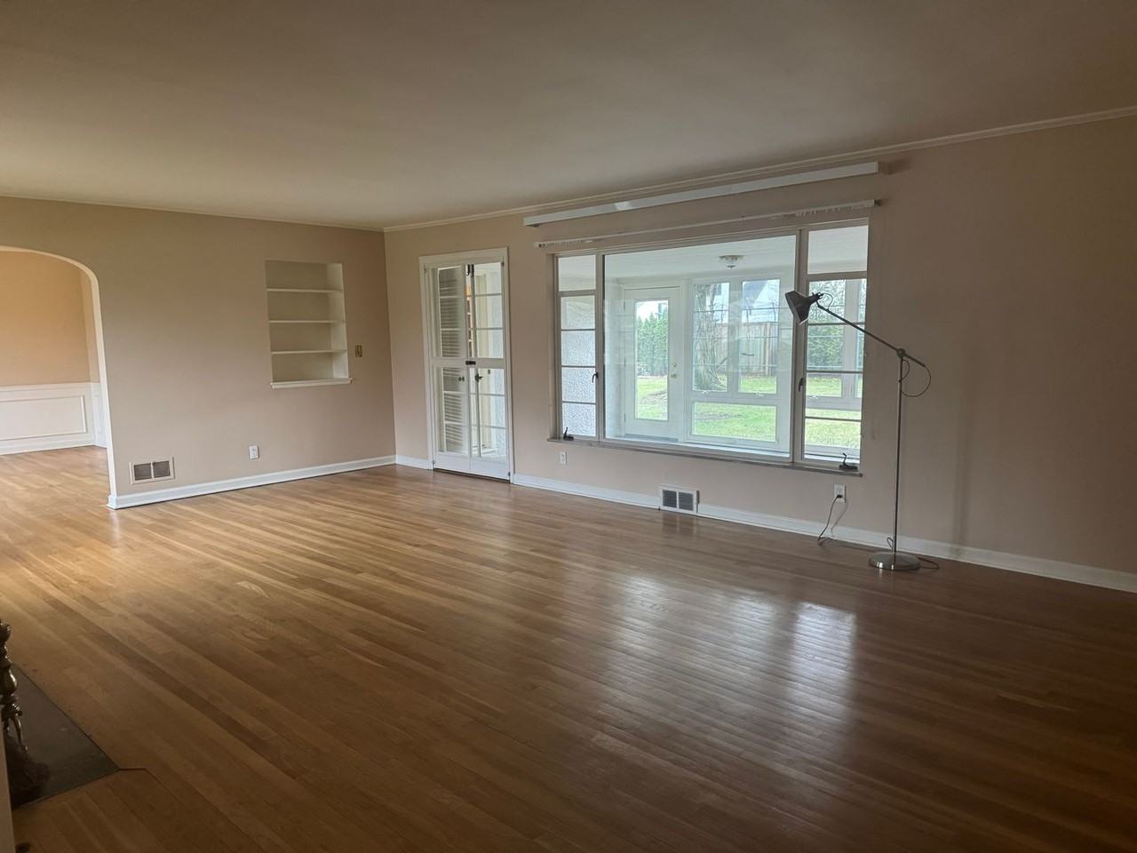 2463 Brixton Rd - Photo 4 of 35