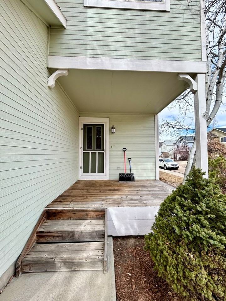 731 Boxwood Ln - Photo 3 of 27