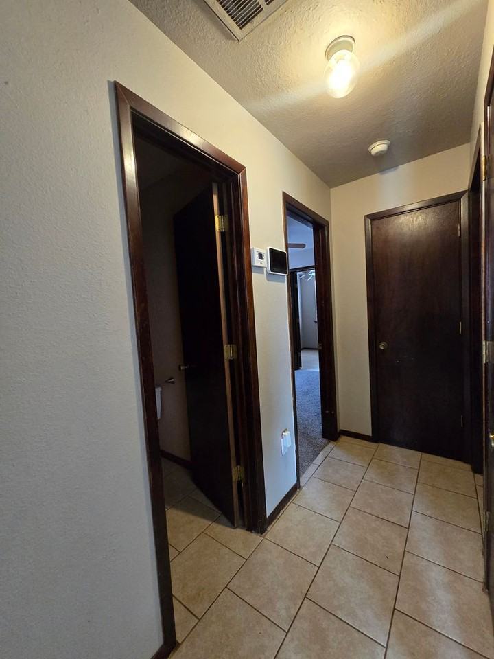 1808 Debra St - Photo 5 of 12