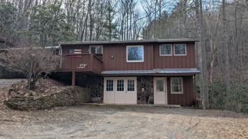 featured image of 820 Middle Ridge Rd
