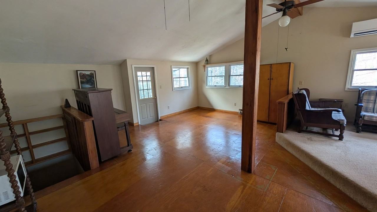 820 Middle Ridge Rd - Photo 7 of 38